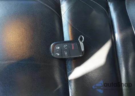 2017 Jeep Grand Cherokee Limited 4X4 z USA, uszkodzony, nr VIN 1C4RJFBGXHC641037